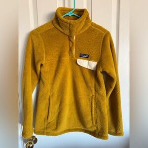 Patagonia Woman Re-Tool Snap-T Pullover. wore once.
Gold  Polartec